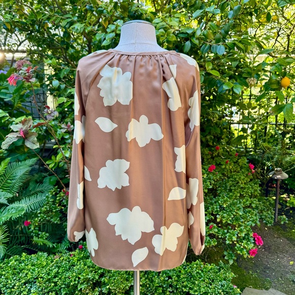 Theory Floral Print Silk Top Camel Sz S - Picture 3 of 11